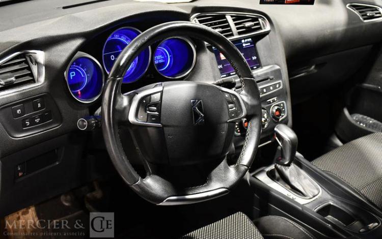 DS DS4 BLUE HDI 120 SO CHIC S&S EAT6 BLANC ES-905-KF