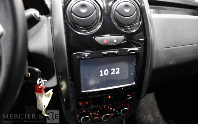 DACIA DUSTER GRIS ET-748-KY