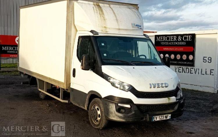 IVECO DAILY VI 35C16 2,3 D 16V 156 CV – DIESEL – 147202 KMS – ANNEE 2018 BLANC EV-123-NF