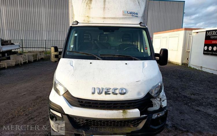 IVECO DAILY VI 35C16 2,3 D 16V 156 CV – DIESEL – 147202 KMS – ANNEE 2018 BLANC EV-123-NF