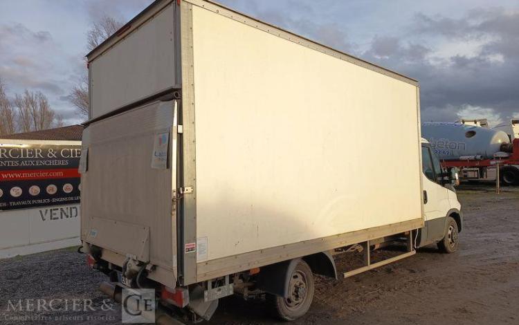 IVECO DAILY VI 35C16 2,3 D 16V 156 CV – DIESEL – 147202 KMS – ANNEE 2018 BLANC EV-123-NF