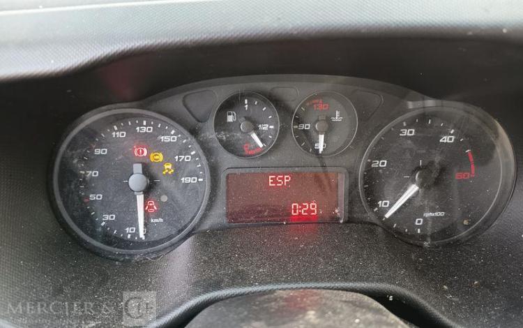 IVECO DAILY VI 35C16 2,3 D 16V 156 CV – DIESEL – 147202 KMS – ANNEE 2018 BLANC EV-123-NF