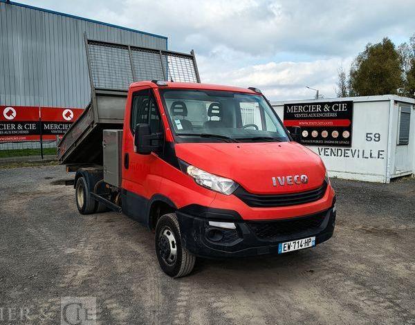 IVECO DAILY 35C12 BENNE AVEC COFFRE ACIER DIESEL – 170180 KMS – ANNEE 2018 ROUGE EW-714-HP
