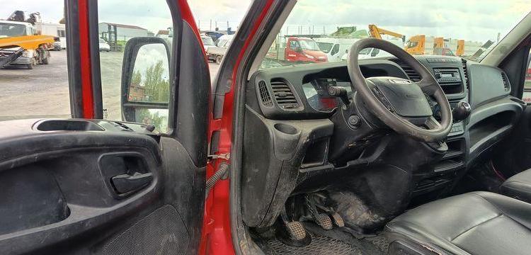 IVECO DAILY 35C12 BENNE AVEC COFFRE ACIER DIESEL – 170180 KMS – ANNEE 2018 ROUGE EW-714-HP