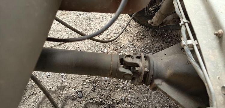 IVECO DAILY 35C12 BENNE AVEC COFFRE ACIER DIESEL – 170180 KMS – ANNEE 2018 ROUGE EW-714-HP