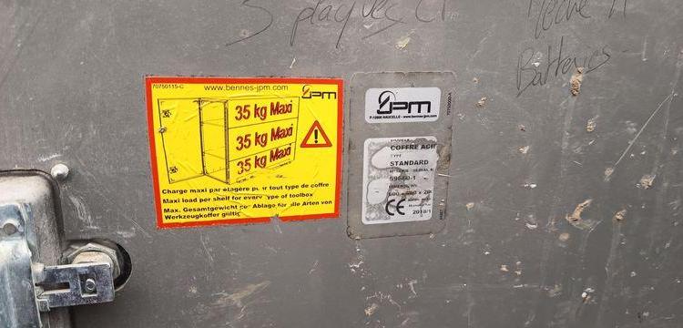 IVECO DAILY 35C12 BENNE AVEC COFFRE ACIER DIESEL – 170180 KMS – ANNEE 2018 ROUGE EW-714-HP