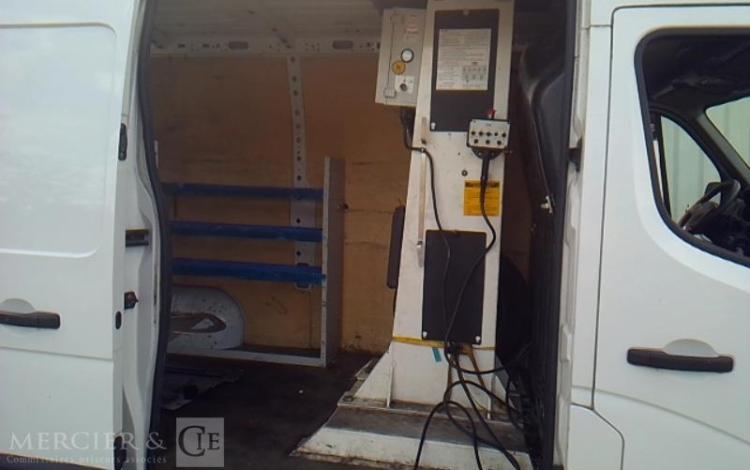 RENAULT MASTER NACELLE SUR VL KLUBB K32 12M 1462H BLANC FB-677-TN