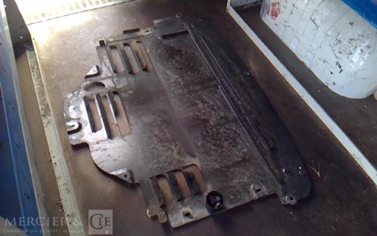 RENAULT MASTER NACELLE SUR VL KLUBB K32 12M 1462H BLANC FB-677-TN