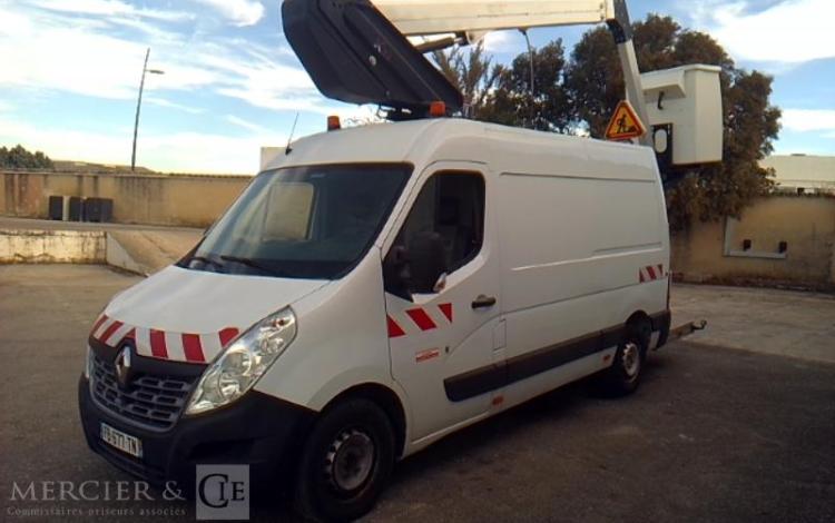 RENAULT MASTER NACELLE SUR VL KLUBB K32 12M 1462H BLANC FB-677-TN