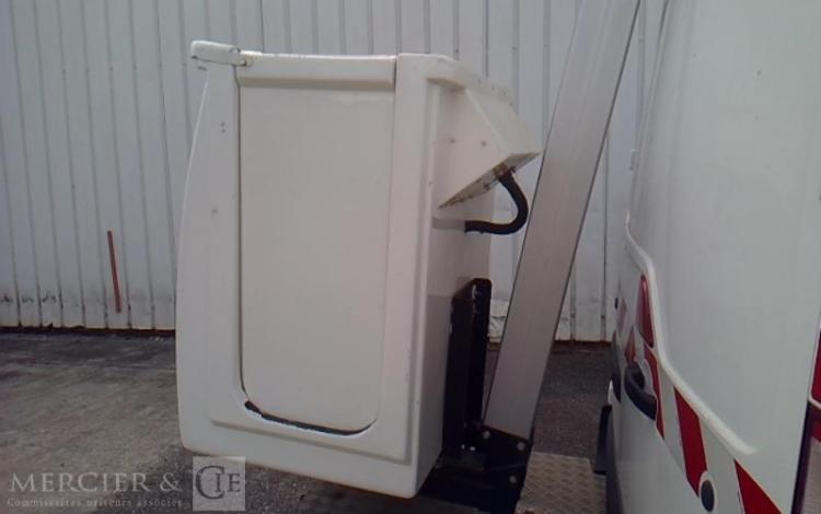 RENAULT MASTER NACELLE SUR VL KLUBB K32 12M 1462H BLANC FB-677-TN