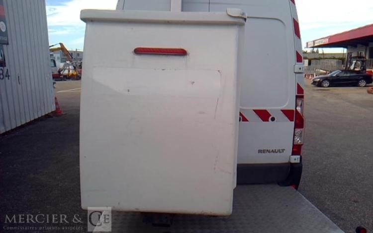 RENAULT MASTER NACELLE SUR VL KLUBB K32 12M 1462H BLANC FB-677-TN