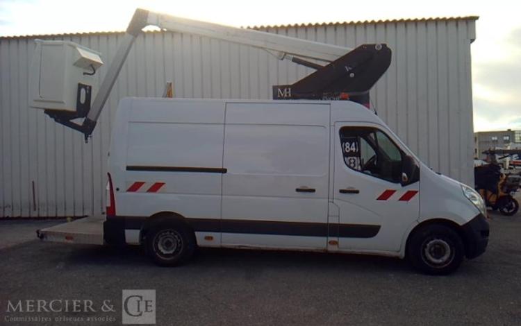 RENAULT MASTER NACELLE SUR VL KLUBB K32 12M 1462H BLANC FB-677-TN