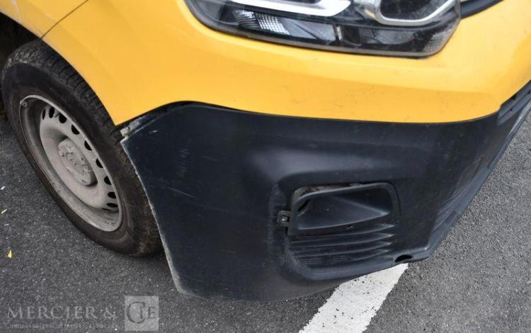 CITROEN BERLINGO VAN TAILLE M CLUB BLUEHDI 75CH BVM
 JAUNE FE-575-NG