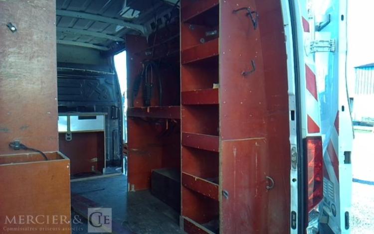 IVECO 35-140 FOURGON BLANC FF-395-CY