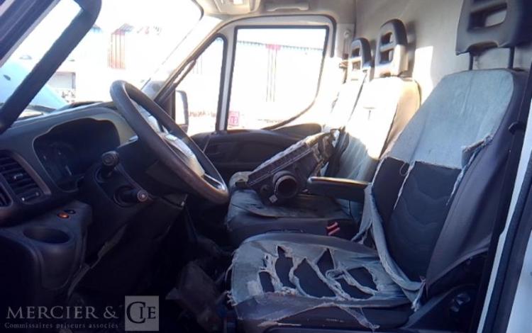 IVECO 35-140 FOURGON BLANC FF-395-CY