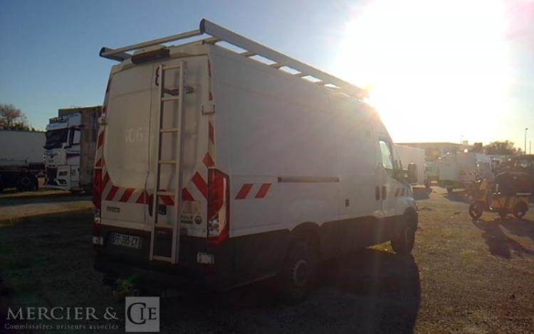 IVECO 35-140 FOURGON BLANC FF-395-CY