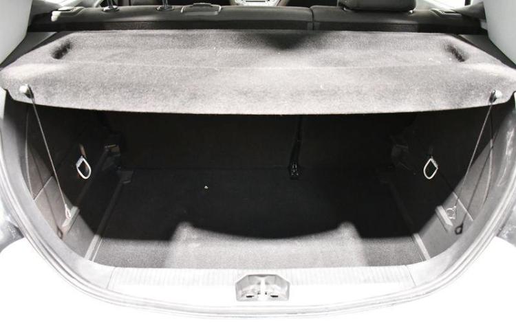 OPEL CORSA 5 E90 BLANC FF-587-ZP