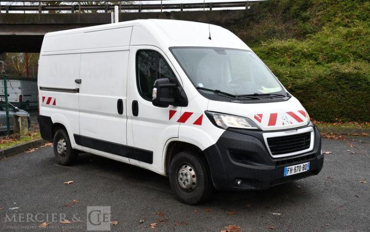 PEUGEOT BOXER L2H2 335 DBLE CAB 130CH PREMIUM PACK BLANC FH-670-BQ