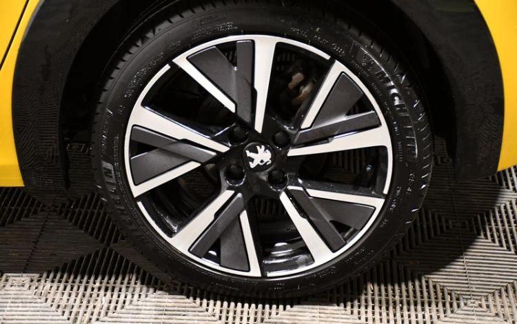 PEUGEOT 208 1,2 PURE TECH JAUNE FM-055-PP