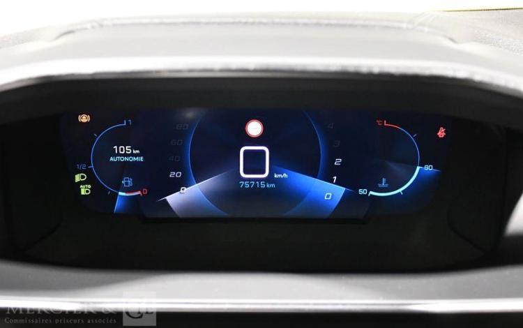 PEUGEOT 208 1,2 PURE TECH JAUNE FM-055-PP