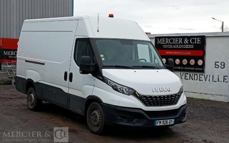 IVECO DAILY VI 35S16 2,3 D 16 V HI-MATIC 156 CV- DIESEL – 100844 KMS – ANNEE 2019 BLANC FM-926-QY