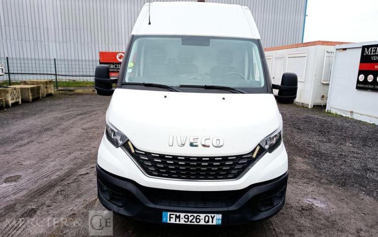 IVECO DAILY VI 35S16 2,3 D 16 V HI-MATIC 156 CV- DIESEL – 100844 KMS – ANNEE 2019 BLANC FM-926-QY