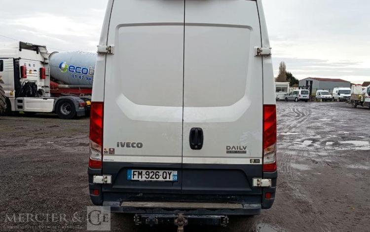 IVECO DAILY VI 35S16 2,3 D 16 V HI-MATIC 156 CV- DIESEL – 100844 KMS – ANNEE 2019 BLANC FM-926-QY