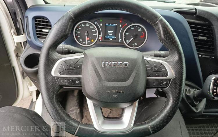 IVECO DAILY VI 35S16 2,3 D 16 V HI-MATIC 156 CV- DIESEL – 100844 KMS – ANNEE 2019 BLANC FM-926-QY