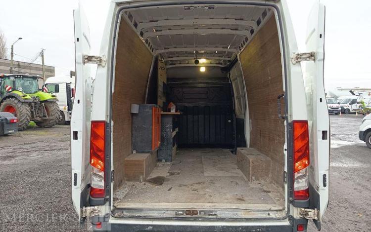 IVECO DAILY VI 35S16 2,3 D 16 V HI-MATIC 156 CV- DIESEL – 100844 KMS – ANNEE 2019 BLANC FM-926-QY