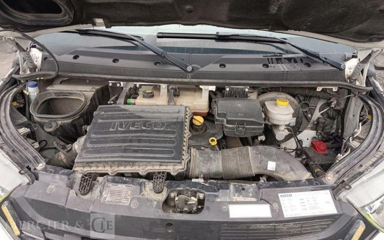 IVECO DAILY VI 35S16 2,3 D 16 V HI-MATIC 156 CV- DIESEL – 100844 KMS – ANNEE 2019 BLANC FM-926-QY