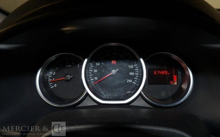 DACIA SANDERO ROUGE FP-317-BT