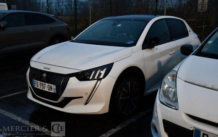 PEUGEOT 208 1.2 PURETECH 100 GT LINE START-STOP BLANC FQ-797-QN