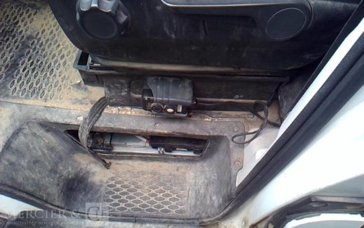 IVECO 35-160 BENNE SIMPLE CABINE COFFRE BLANC FV-670-BF