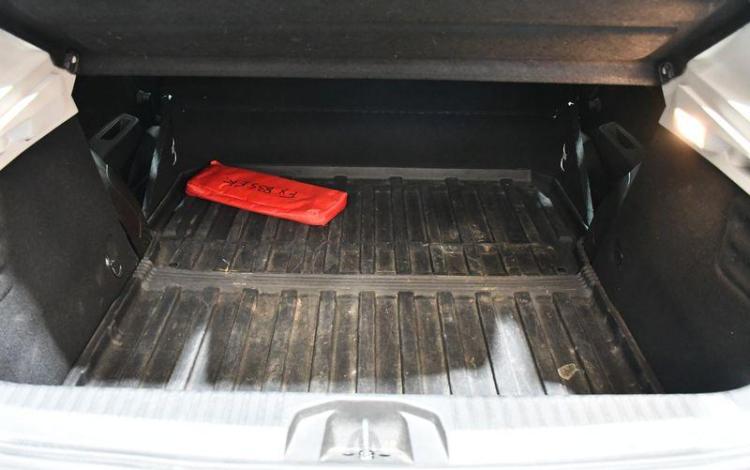 RENAULT CLIO STE AIR BLUE DCI 85 BLANC FX-835-EK