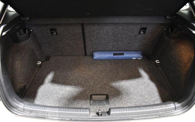 VOLKSWAGEN POLO 1,0 80CH LOUNGE BUSINESS S&S BVM5 5P BLANC FX-968-DA