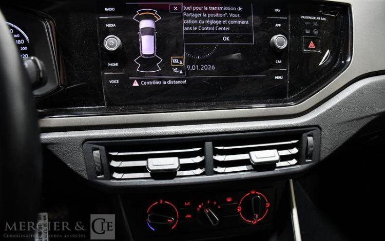 VOLKSWAGEN POLO 1,0 80CH LOUNGE BUSINESS S&S BVM5 5P BLANC FX-968-DA