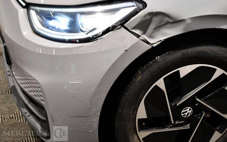 VOLKSWAGEN ID3 GRIS GB-785-NA