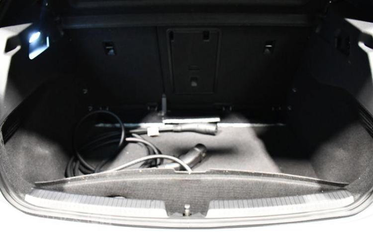 VOLKSWAGEN ID3 GRIS GB-785-NA