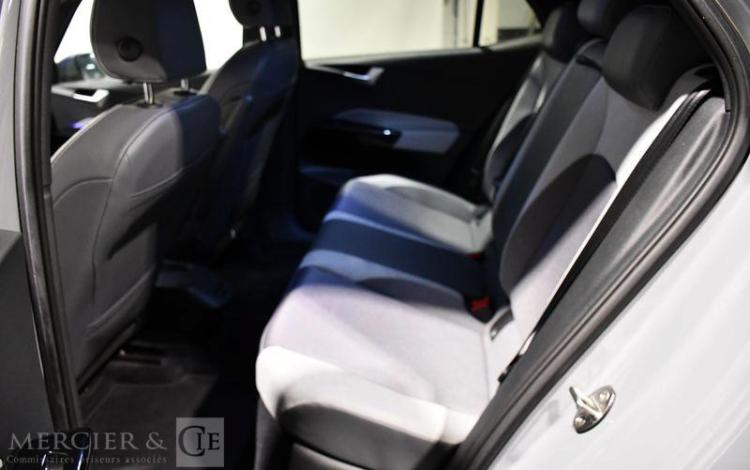 VOLKSWAGEN ID3 GRIS GB-785-NA