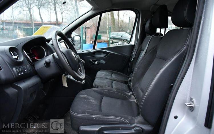 RENAULT TRAFIC L1H1 GRIS GB-944-LL