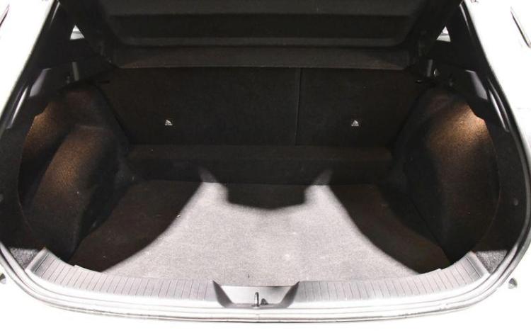 NISSAN QASHQAI 1,3 D BLANC GC-118-SE