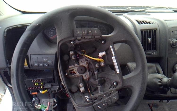 PEUGEOT BOXER L2H2 PREMIUM 335 BHDI BLANC GC-875-QS