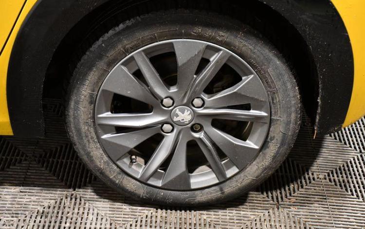 PEUGEOT E-208 JAUNE GE-067-YQ