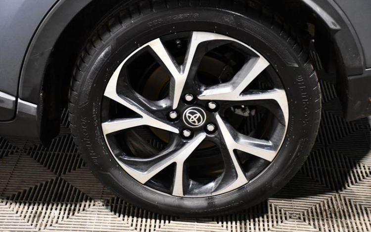 TOYOTA CHR 1.8 122H 100CH HYBRID FULL-HYBRID DYNAMIC 4X2 E-CVT BVA GRIS GE-609-MH