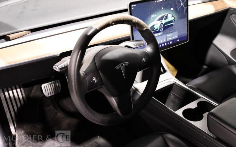 TESLA MODEL 3 BLEU GE-834-ZP