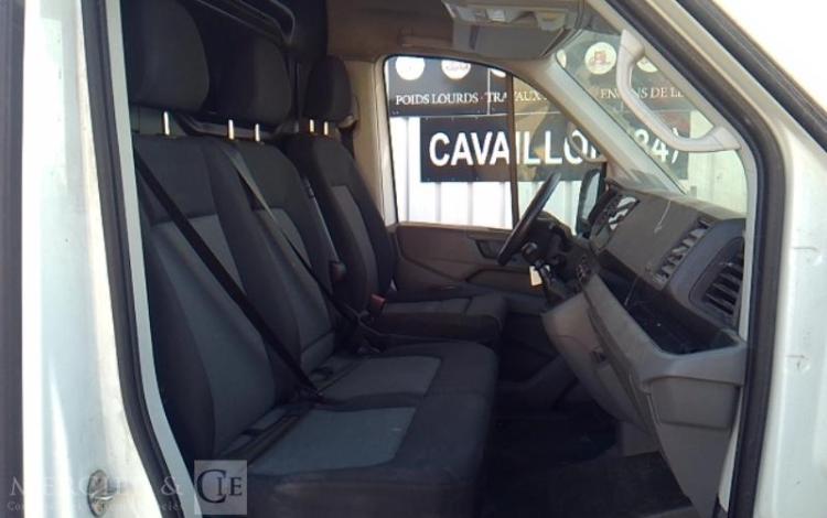 VOLKSWAGEN CRAFTER BLANC GF-091-AX