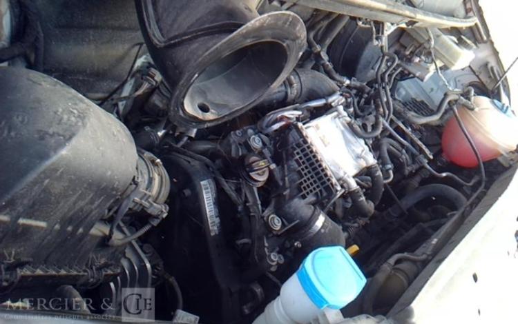 VOLKSWAGEN CRAFTER BLANC GF-091-AX