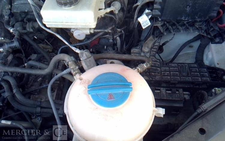 VOLKSWAGEN CRAFTER BLANC GF-091-AX