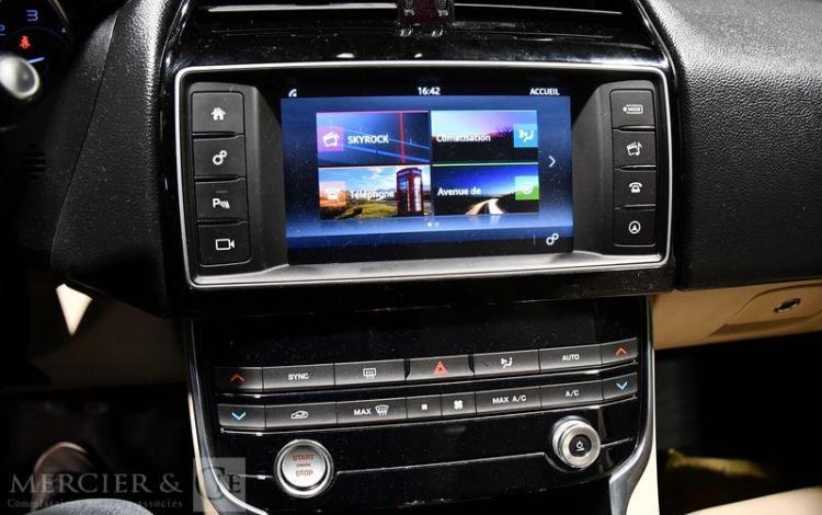 JAGUAR XE 2,0 D 165 E-PERFORMANCE PRESTIGE BVA BLEU GF-470-ZR