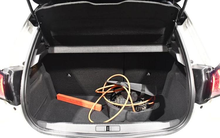 PEUGEOT e-208 GT PACK BLANC GH-644-HQ